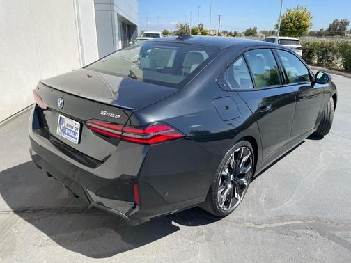 2026 BMW 550e xDrive