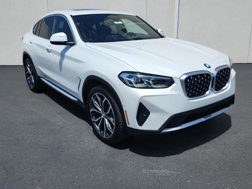 Mineral White Metallic 2025 BMW X4 xDrive30i