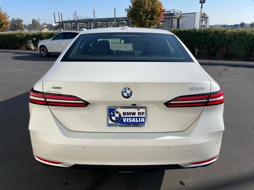 2025 BMW 530 i xDrive