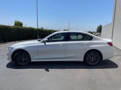 2025 BMW 330 i