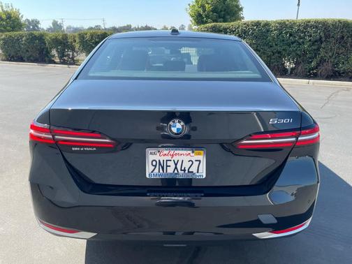 2025 BMW 530 i