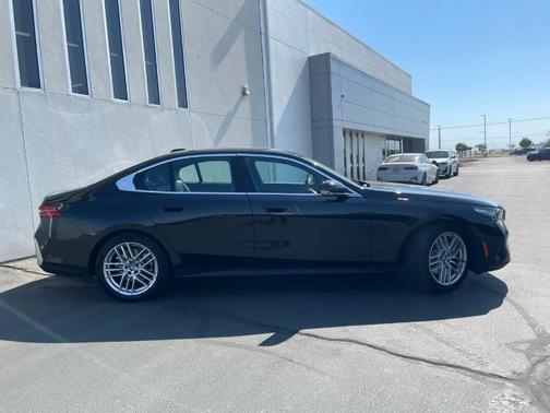 2025 BMW 530 i
