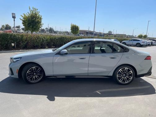 2025 BMW 530 i xDrive