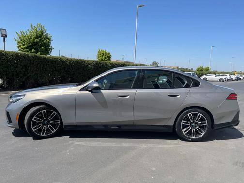 2024 BMW 530 i