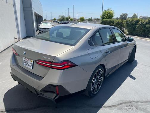2024 BMW 530 i