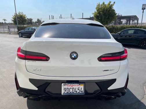 2023 BMW X4 xDrive30i
