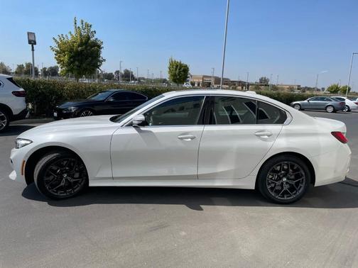 2025 BMW 330 i