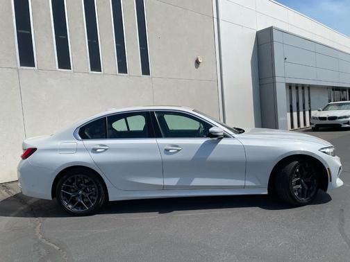 2025 BMW 330 i
