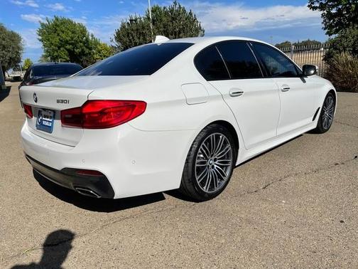 Photo 5 of 24 of 2017 BMW 530 i