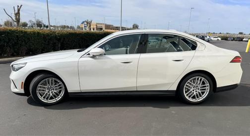 2025 BMW 530 i xDrive