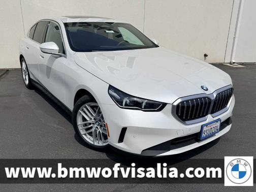 Mineral White Metallic 2025 BMW 530 i xDrive