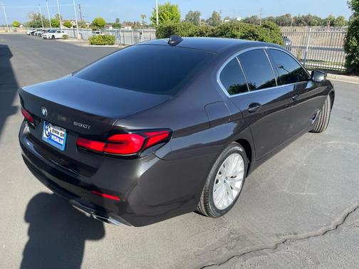 2022 BMW 530 i