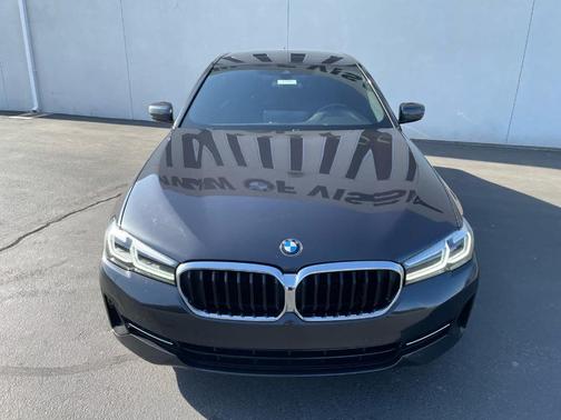 2022 BMW 530 i