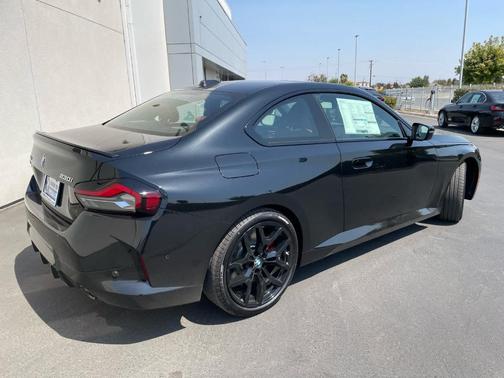 2025 BMW 230 i xDrive