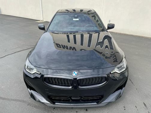 2026 BMW 230 i