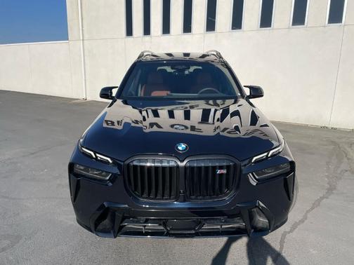 2025 BMW X7 M60i