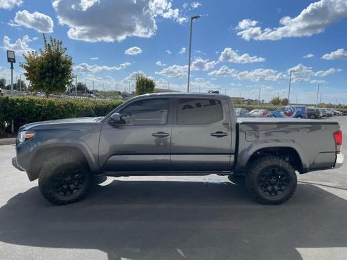 2020 Toyota Tacoma SR5