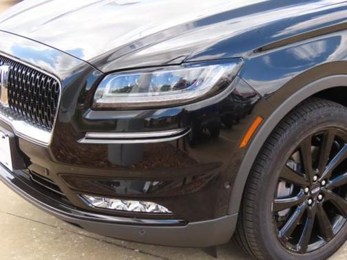 Infinite Black Metallic Clearcoat 2023 Lincoln Nautilus Reserve