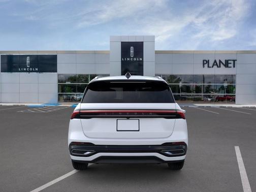 White Platinum Metallic Tri-Coat 2026 Lincoln Nautilus Reserve