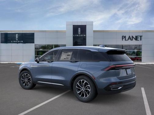 Whisper Blue Metallic Clearcoat 2026 Lincoln Nautilus Premiere