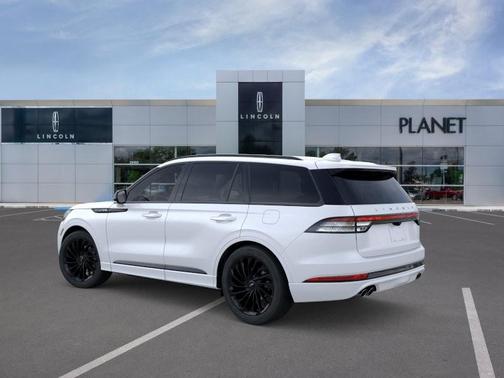 Pristine White Metallic Tri-Coat 2026 Lincoln Aviator Reserve