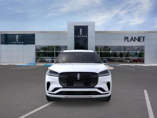 Pristine White Metallic Tri-Coat 2026 Lincoln Aviator Reserve