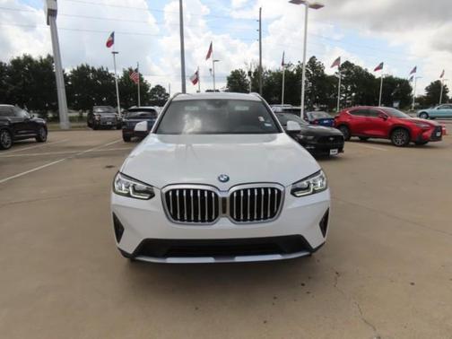 Mineral White Metallic 2023 BMW X3 sDrive30i