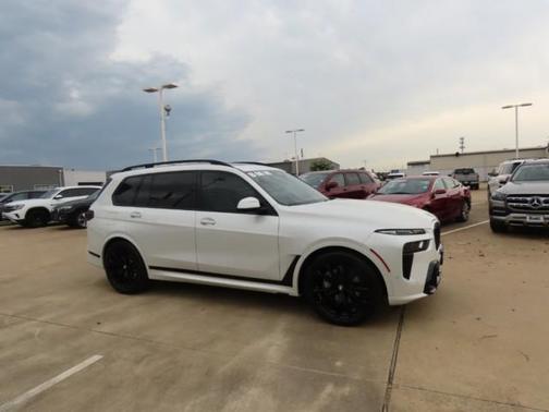 2025 BMW X7 xDrive40i
