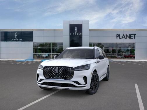 Pristine White Metallic Tri-Coat 2026 Lincoln Aviator Black Label AWD
