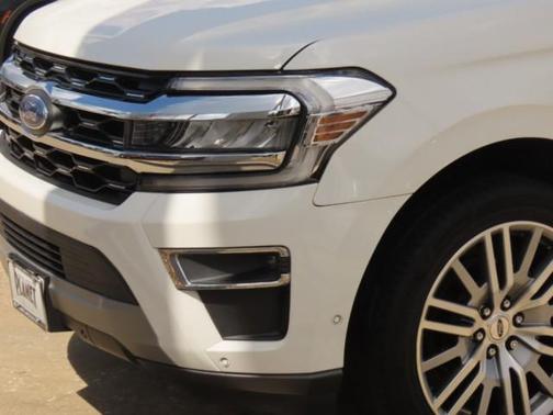 Star White Metallic Tri-Coat 2022 Ford Expedition Max Limited