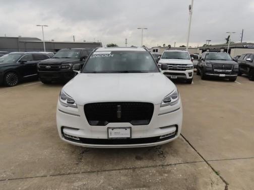 Pristine White Metallic Tri-Coat 2024 Lincoln Aviator Reserve AWD
