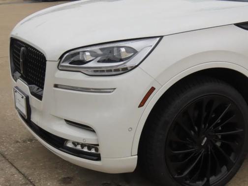 Pristine White Metallic Tri-Coat 2024 Lincoln Aviator Reserve AWD