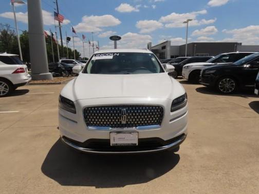 Pristine White Metallic Tri-Coat 2023 Lincoln Nautilus Standard