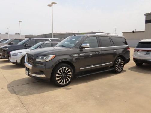 Chroma Caviar Dark Gray Metallic Clearcoat 2022 Lincoln Navigator Black Label