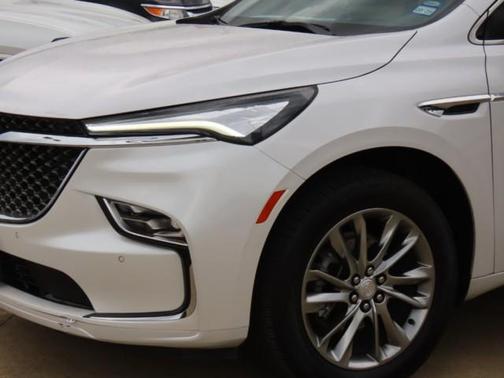 2022 Buick Enclave FWD Avenir
