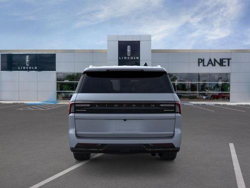 2026 Lincoln Navigator Premiere