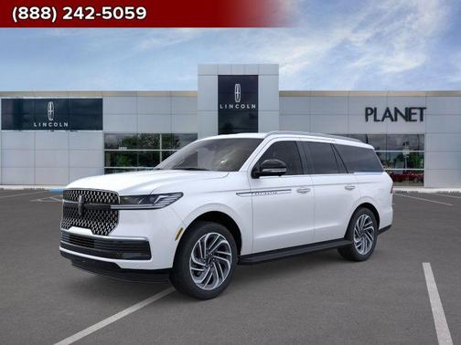 Pristine White Metallic Tri-Coat 2026 Lincoln Navigator Premiere