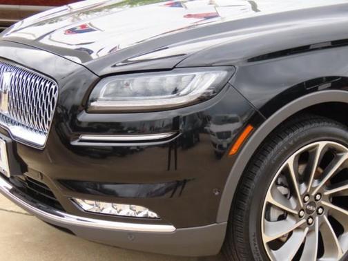 Infinite Black Metallic Clearcoat 2023 Lincoln Nautilus Reserve