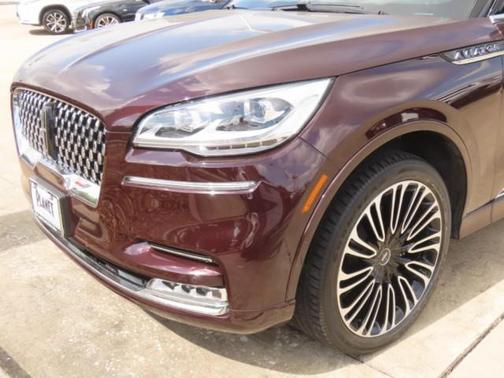 Infinite Black Metallic Clearcoat 2023 Lincoln Aviator Black Label AWD