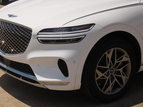 Alta White 2023 Genesis GV70 2.5T AWD