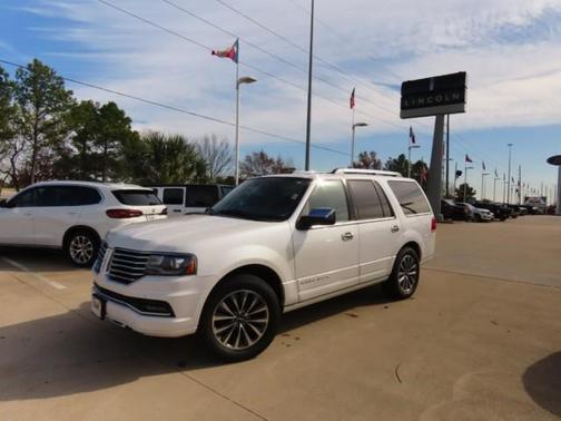 2015 Lincoln Navigator Base