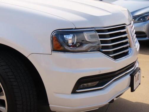 2015 Lincoln Navigator Base