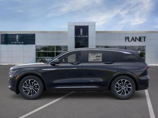 Infinite Black Metallic Clearcoat 2026 Lincoln Nautilus Premiere