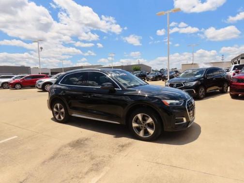 2023 Audi Q5 40 Premium Plus