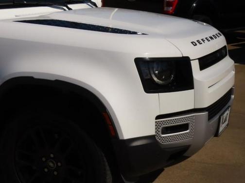 2025 Land Rover Defender 110 P300