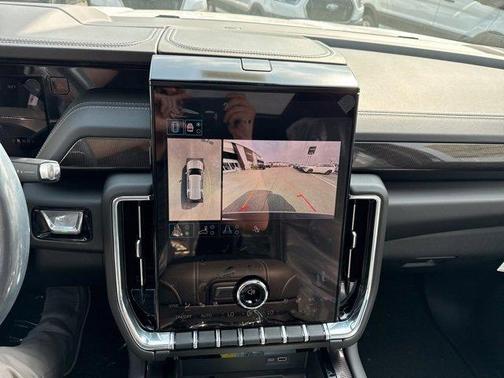 2025 GMC Yukon Elevation