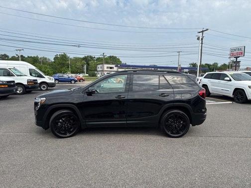 2022 GMC Terrain SLT