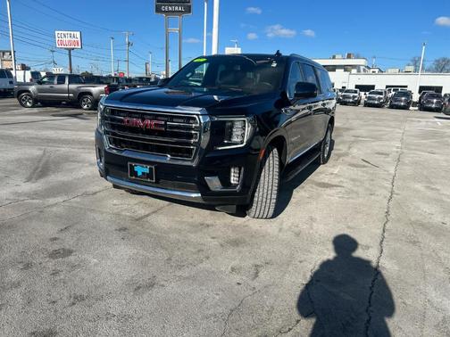 2022 GMC Yukon XL SLT
