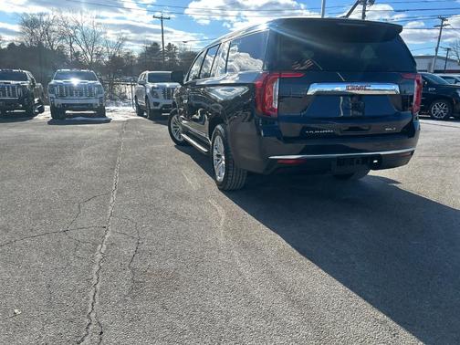 2022 GMC Yukon XL SLT