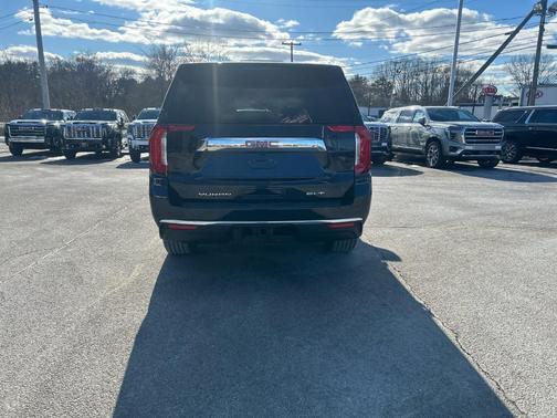 2022 GMC Yukon XL SLT